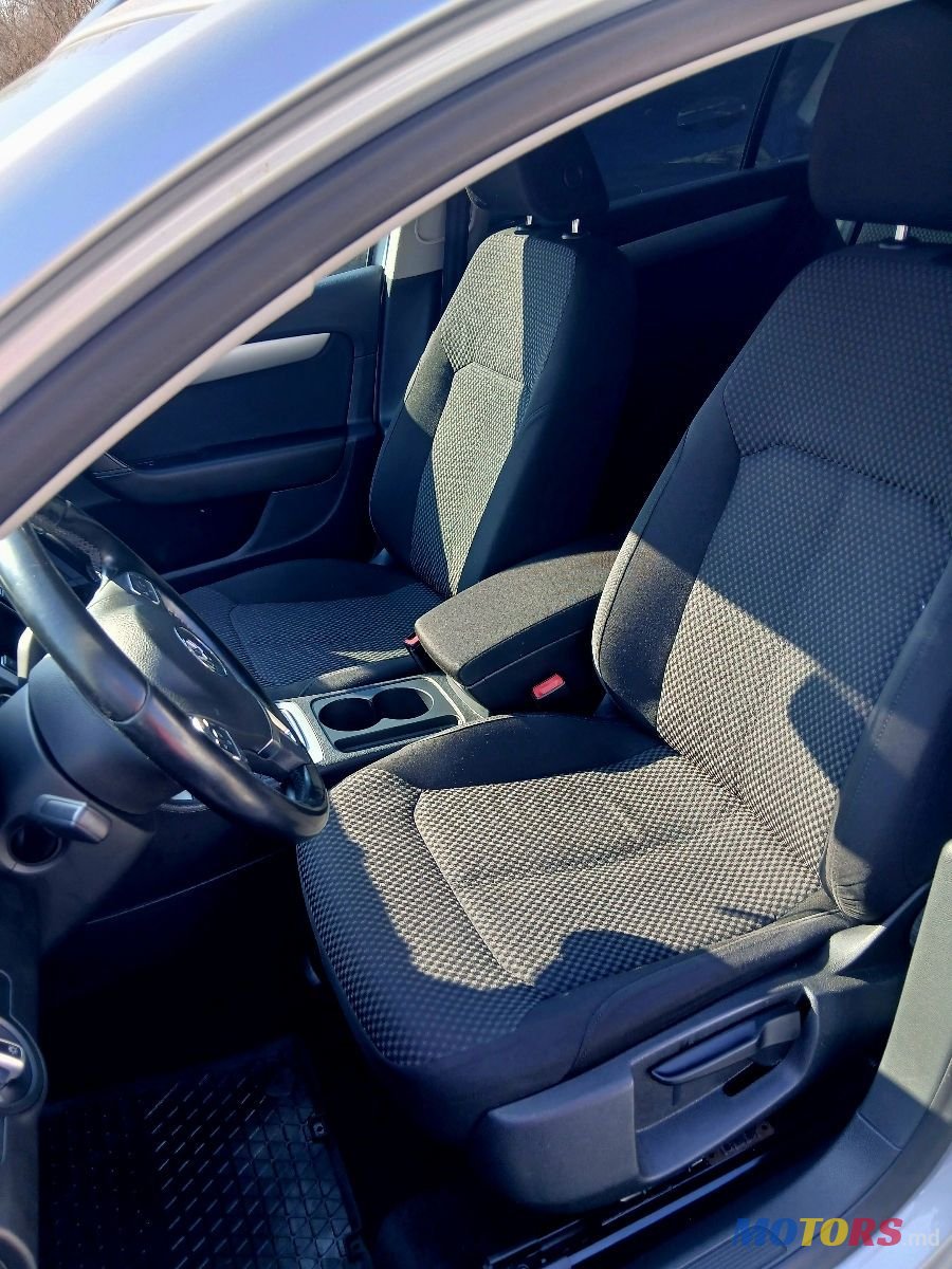 2015' Volkswagen Passat photo #2