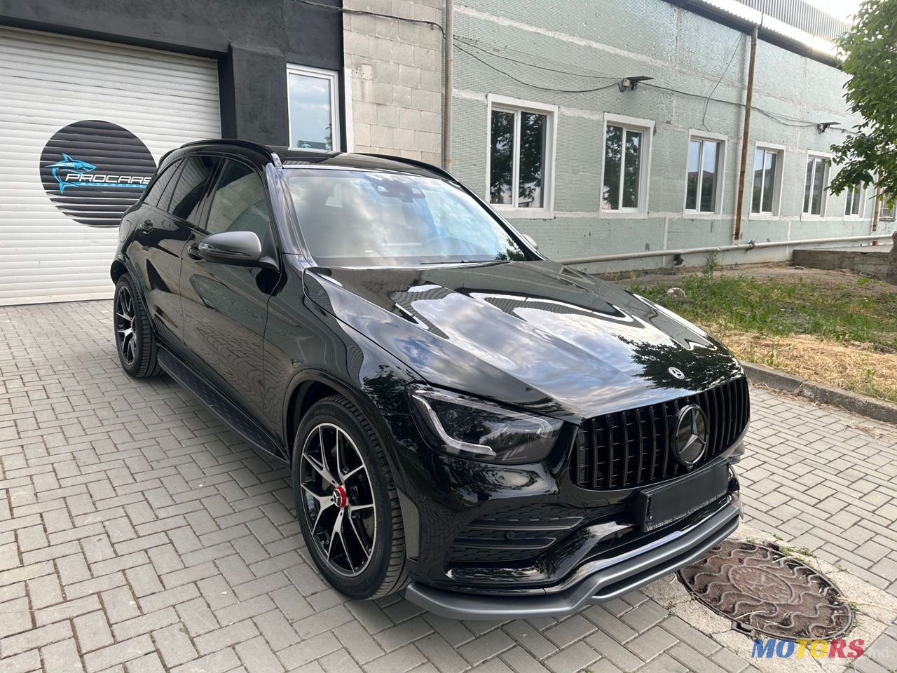 2019' Mercedes-Benz GLC photo #4