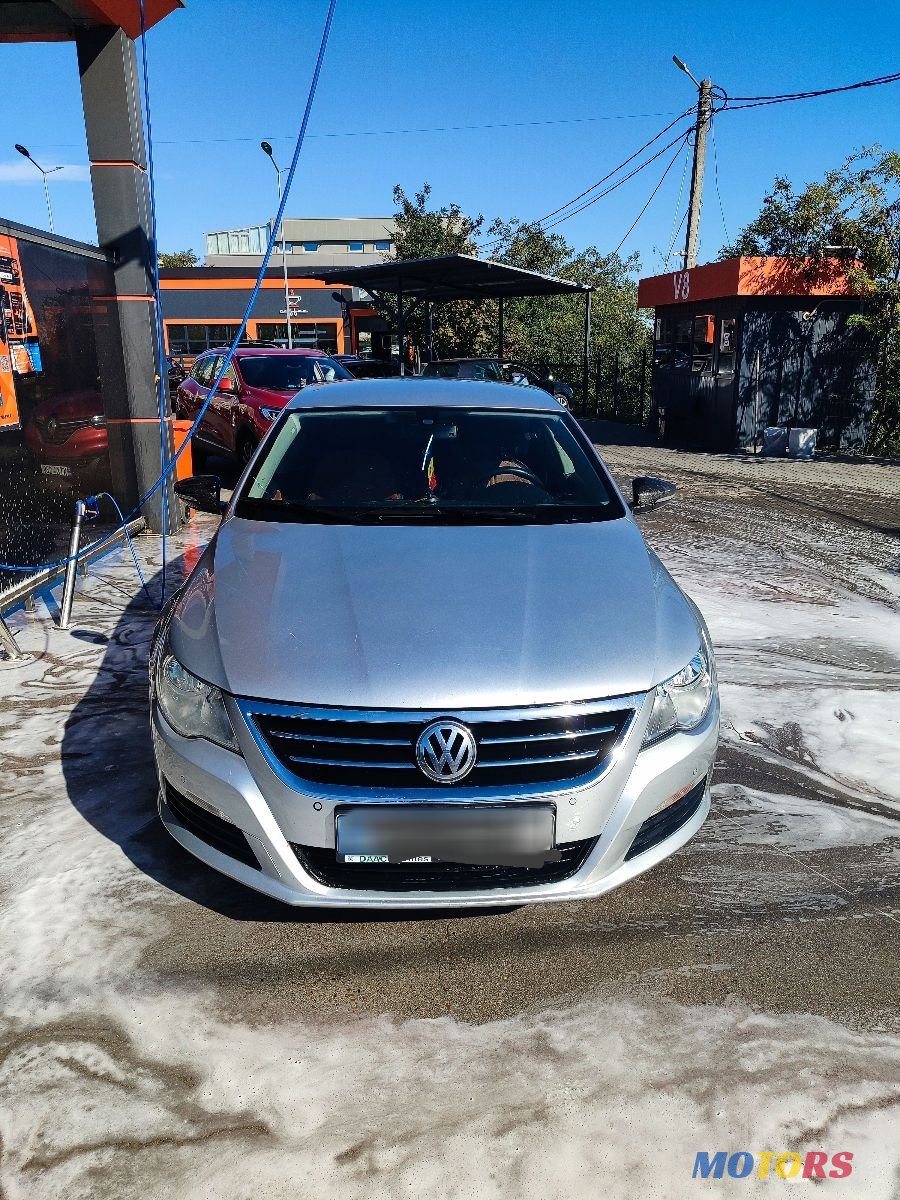 2009' Volkswagen Passat photo #1