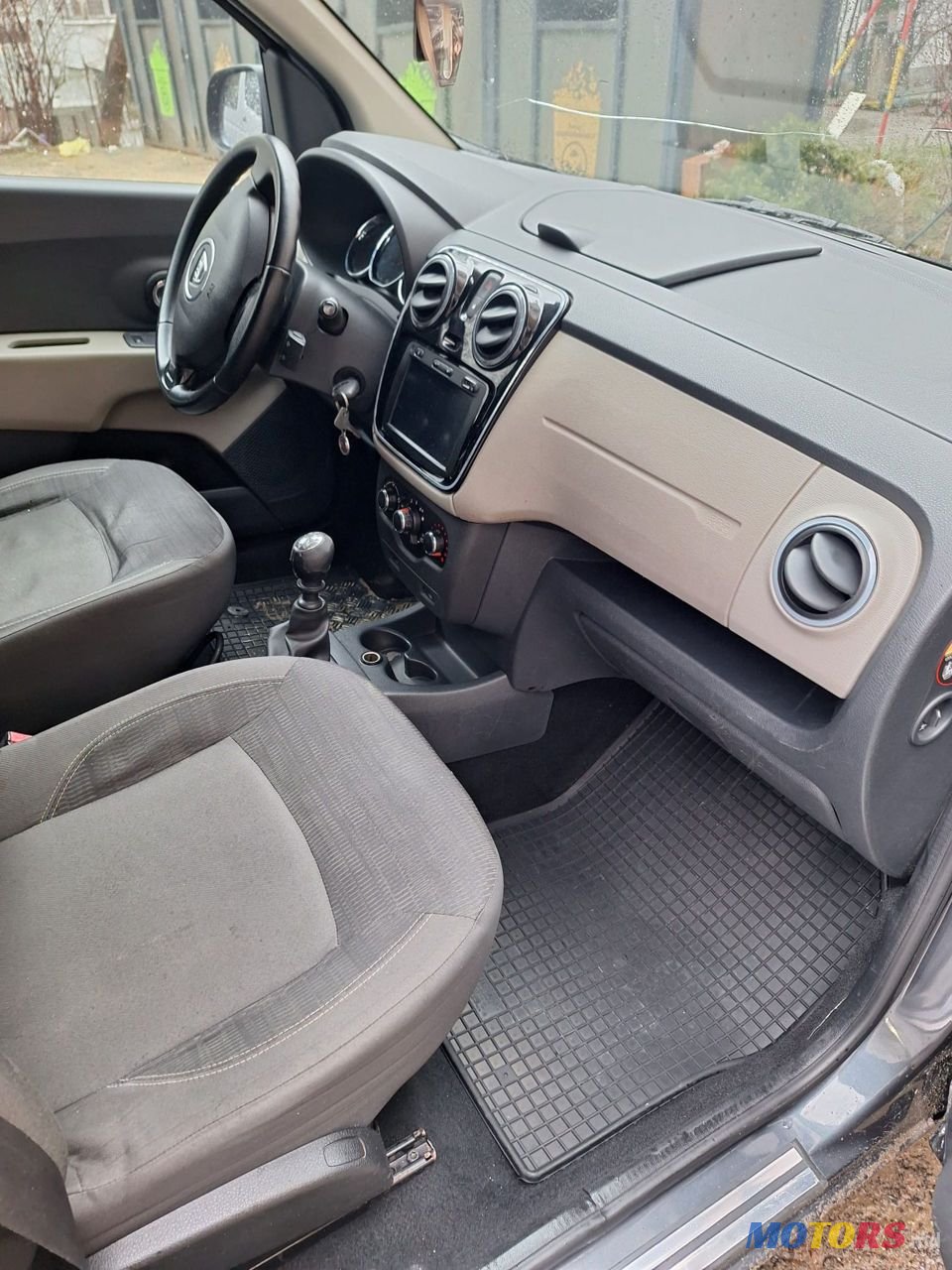 2012' Dacia Lodgy photo #1