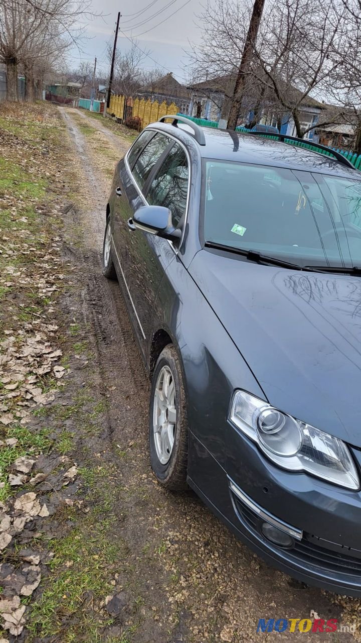 2009' Volkswagen Passat photo #3