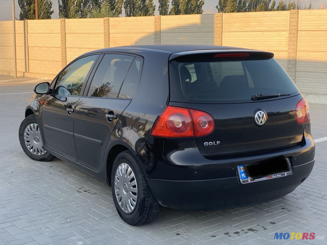 2005' Volkswagen Golf photo #3