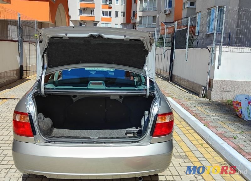 2004' Nissan Almera photo #4