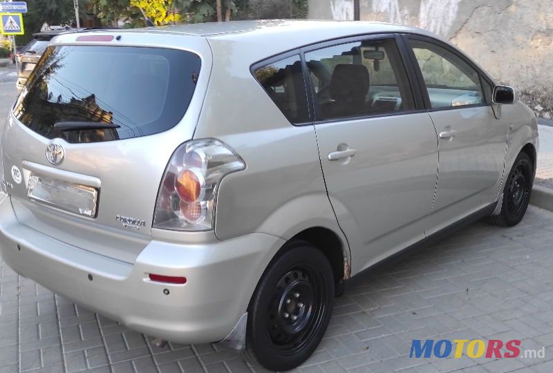 2006' Toyota Corolla Verso photo #2