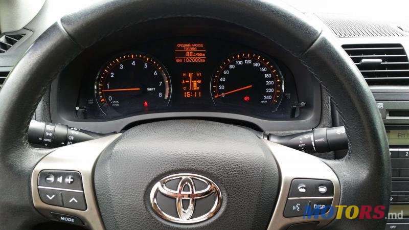 2009' Toyota Avensis photo #2