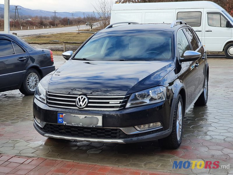 2013' Volkswagen Passat photo #1