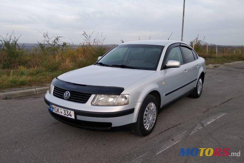 2000' Volkswagen Passat photo #1