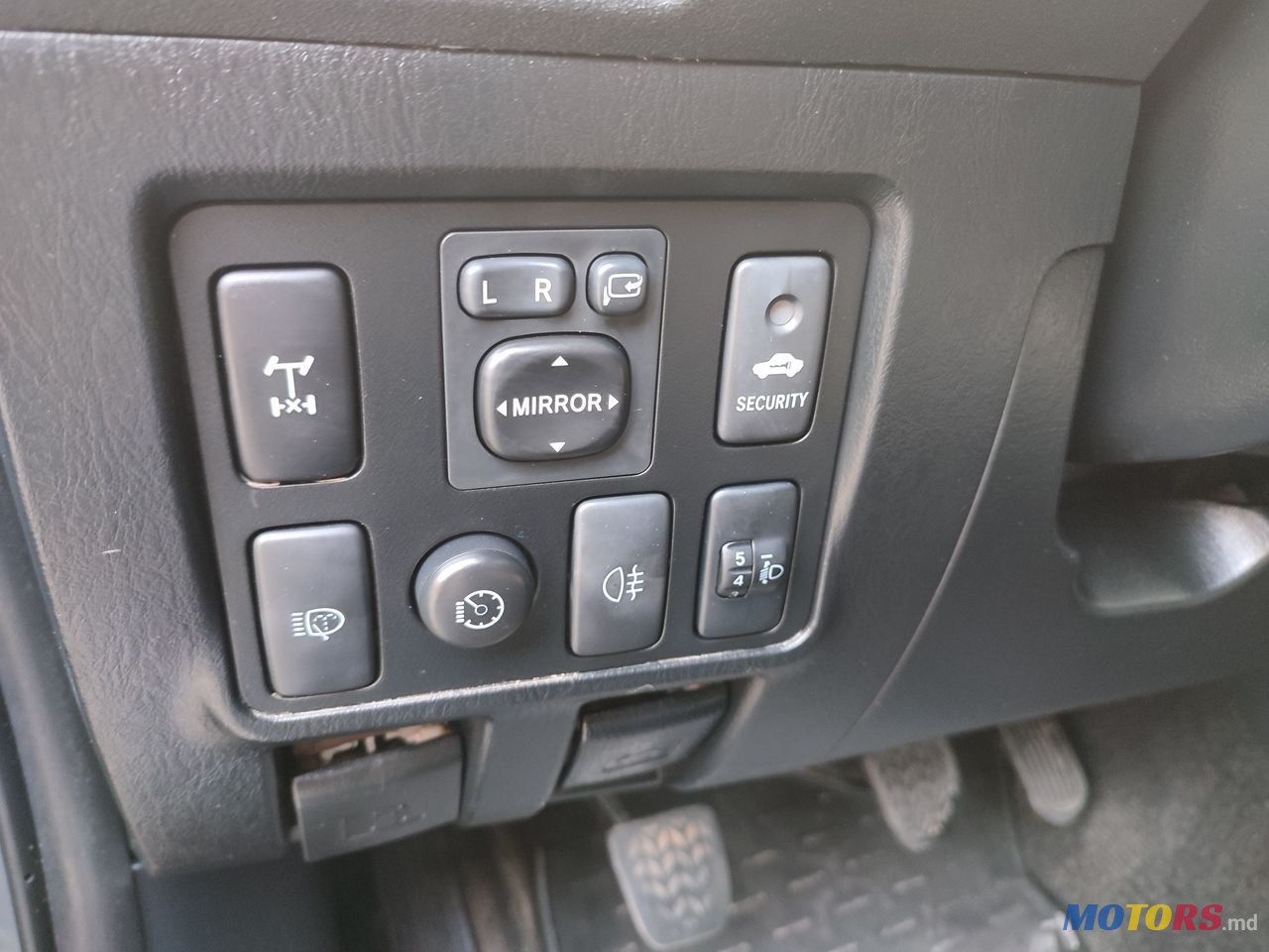 2013' Toyota Hilux photo #3