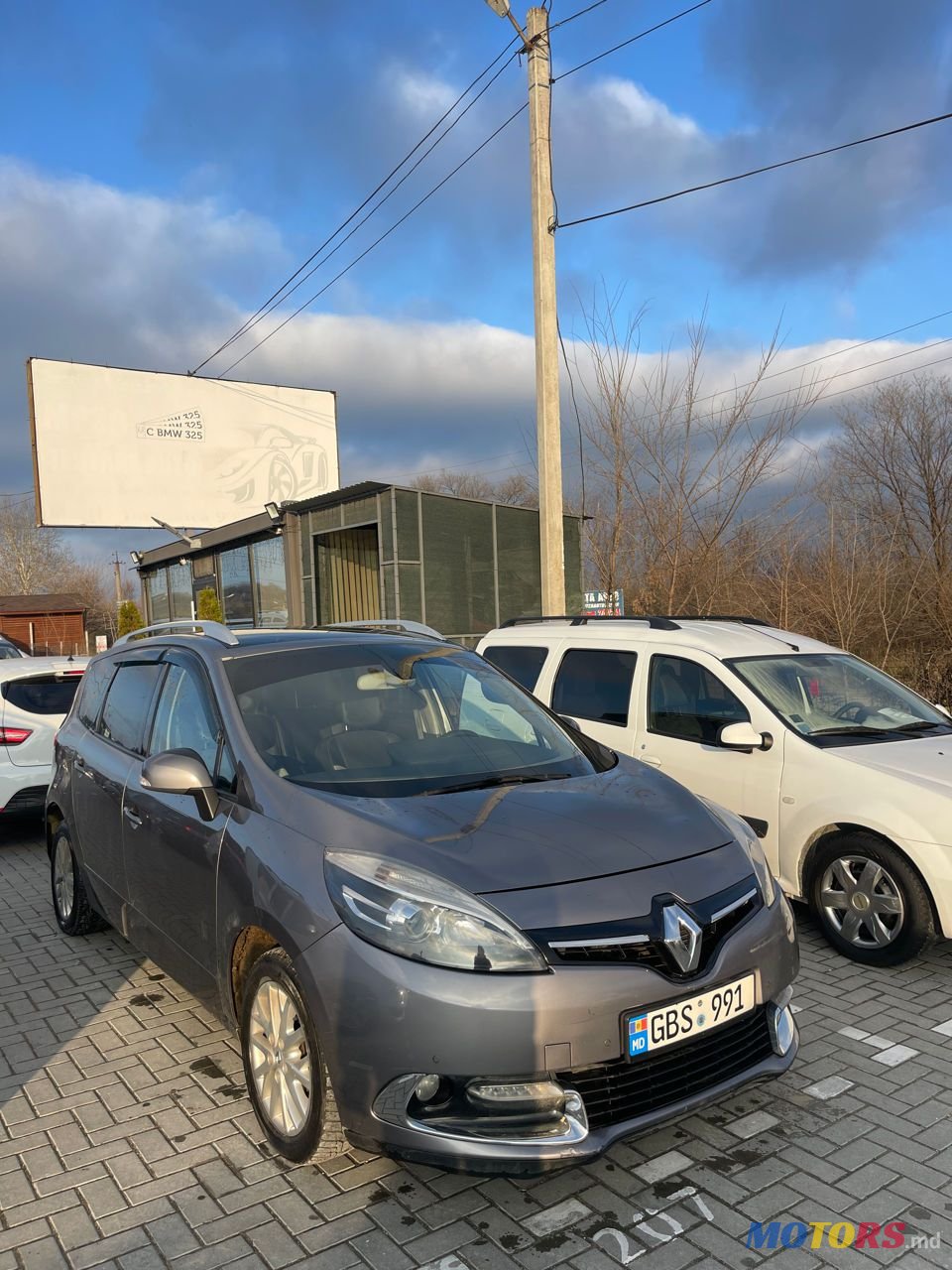 2015' Renault Grand Scenic photo #2