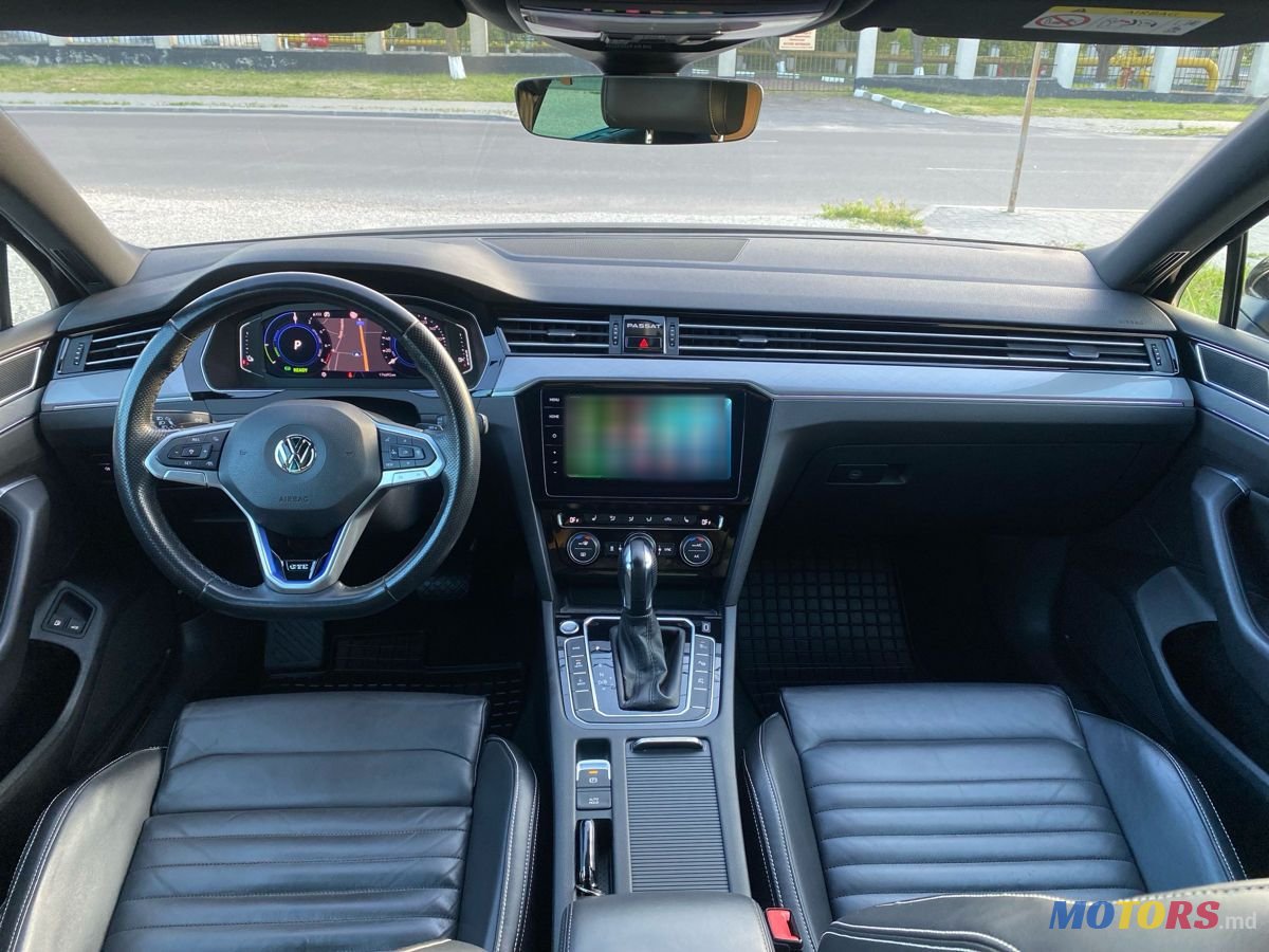 2020' Volkswagen Passat photo #2