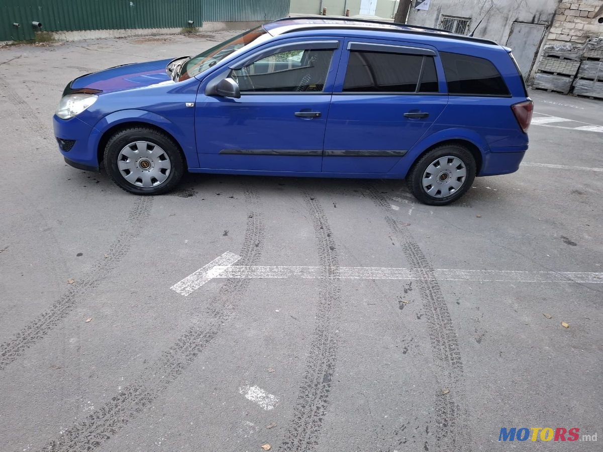 2008' Opel Astra photo #5