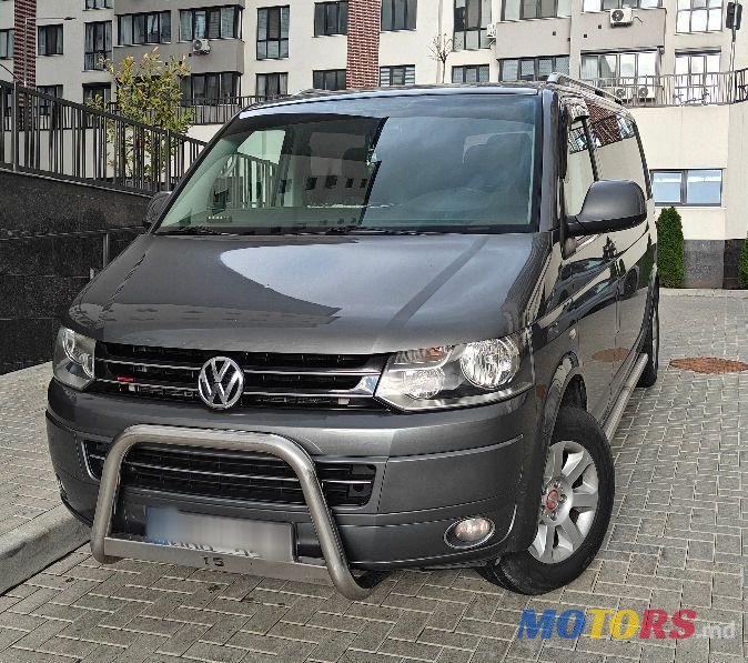2013' Volkswagen Transporter photo #1