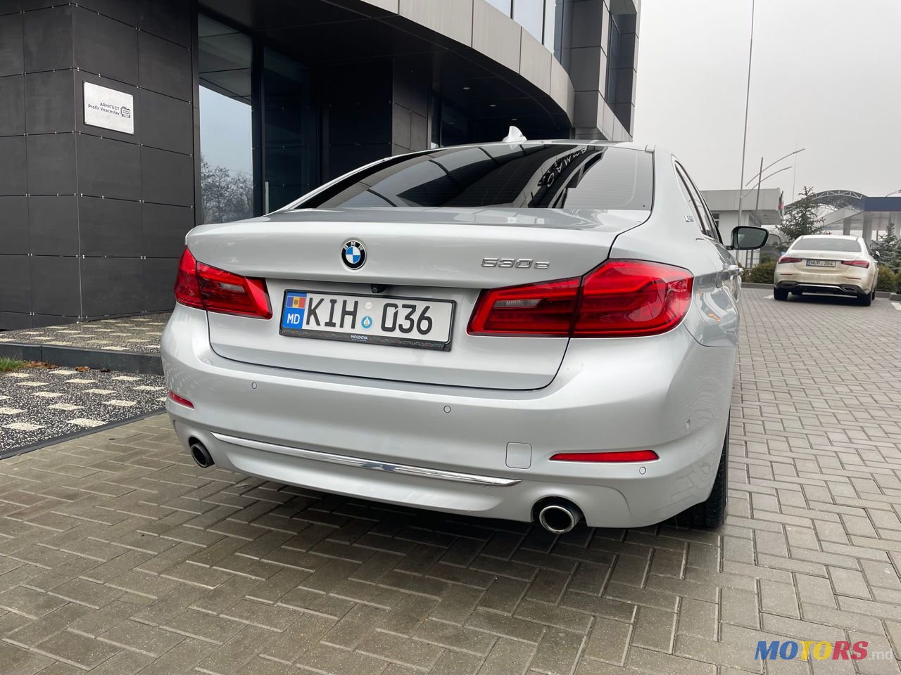 2018' BMW 5 Series photo #3