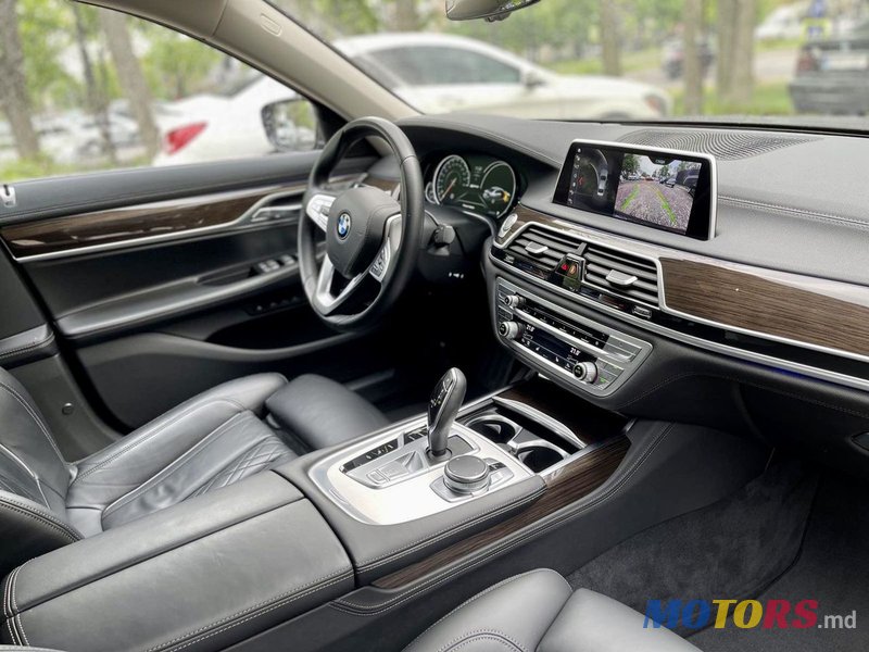 2018' BMW 7 Series photo #5