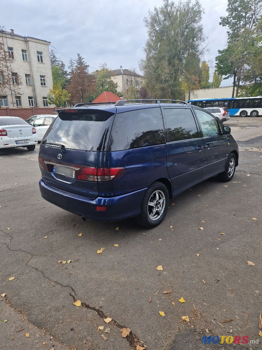 2005' Toyota Previa photo #3