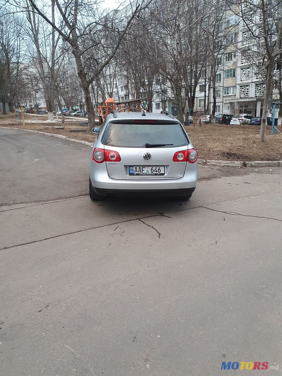 2010' Volkswagen Passat photo #2