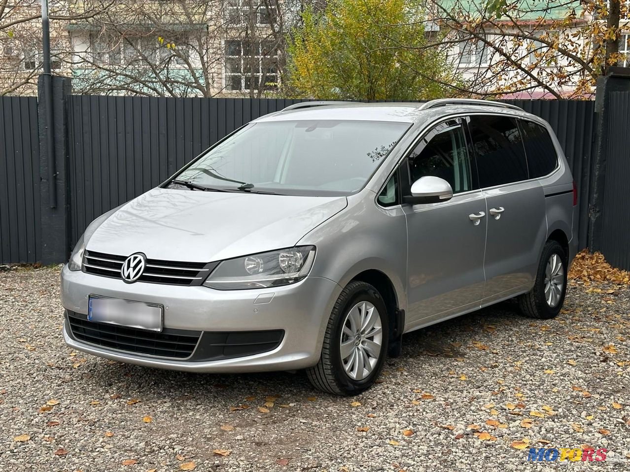 2011' Volkswagen Sharan photo #2
