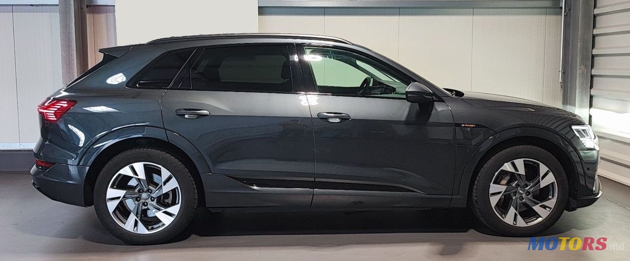2020' Audi e-tron photo #2
