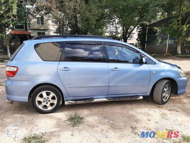 2005' Toyota Avensis photo #4