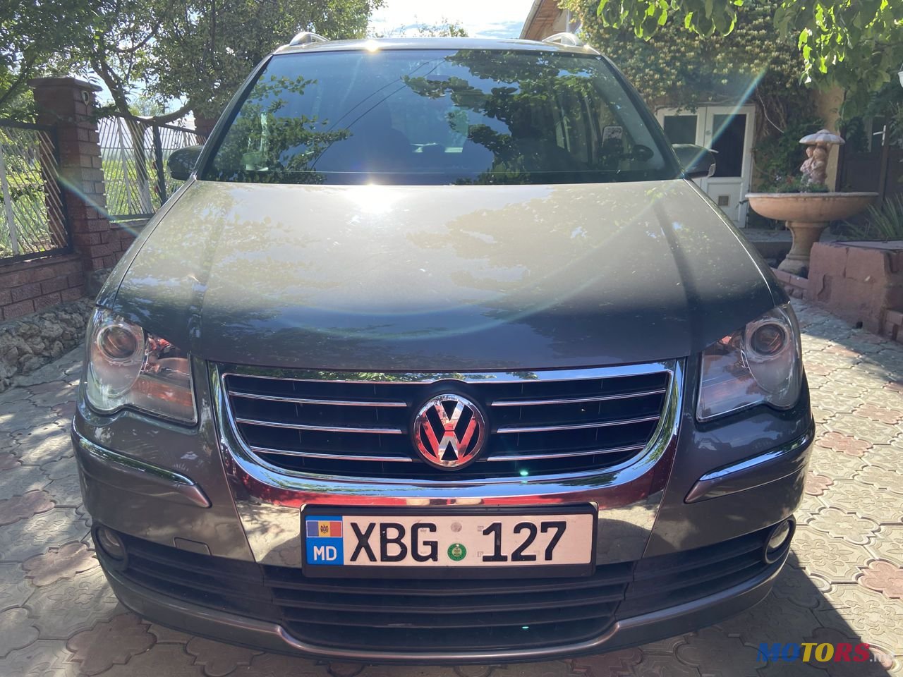 2007' Volkswagen Touran photo #3