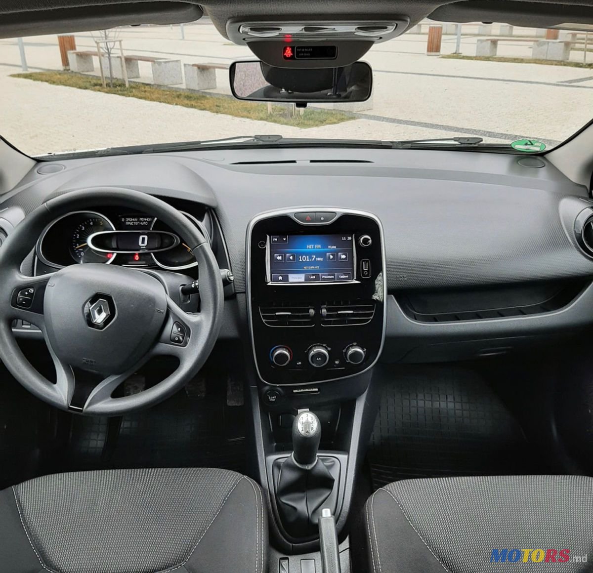 2013' Renault Clio photo #5