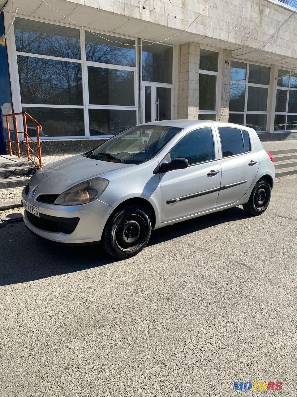 2008' Renault Clio photo #1