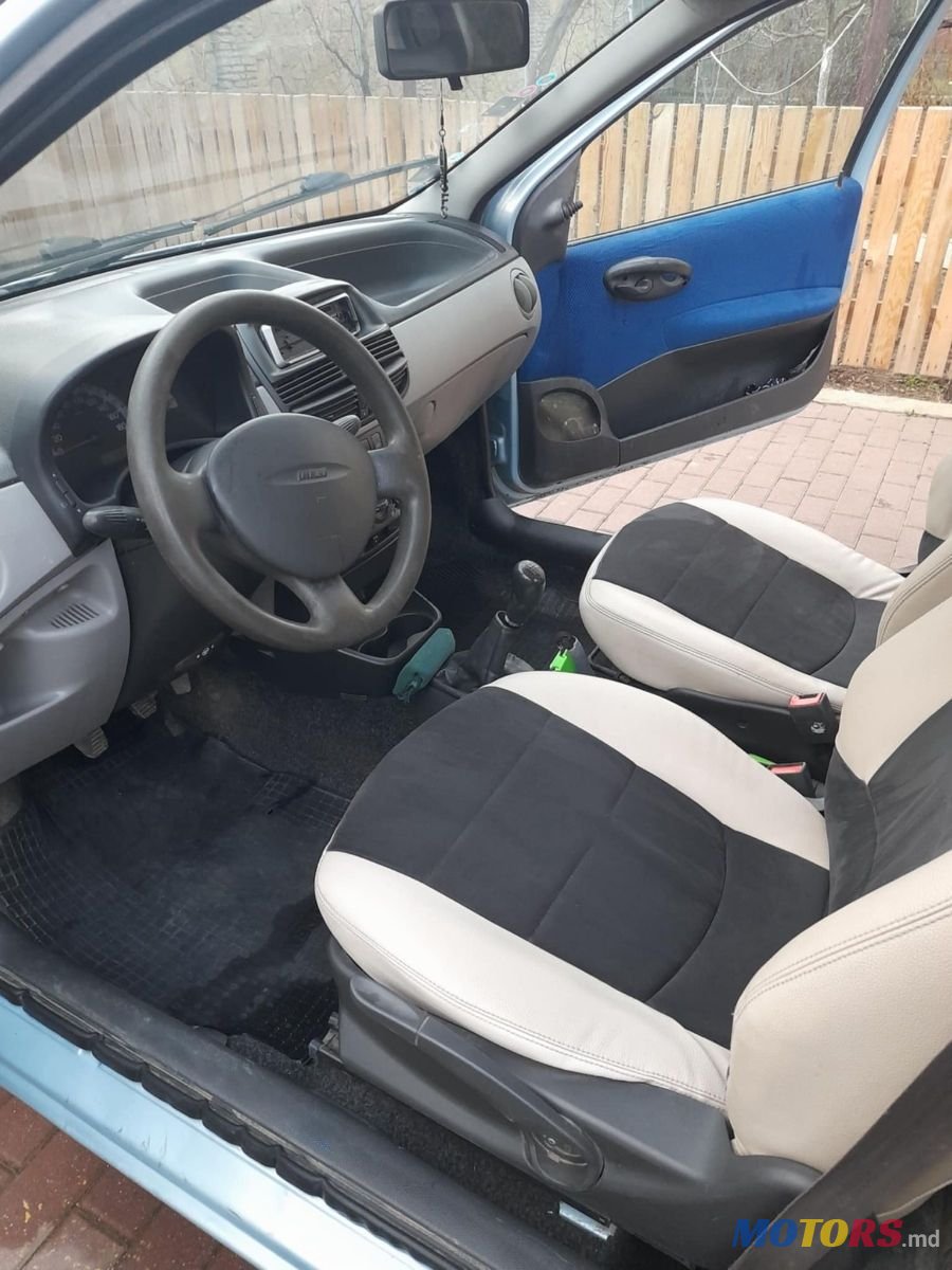 2001' Fiat Punto photo #1