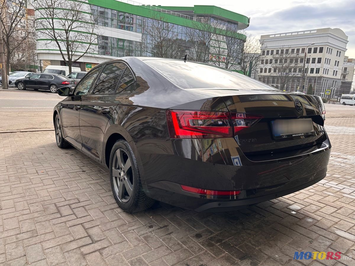 2016' Skoda Superb photo #3