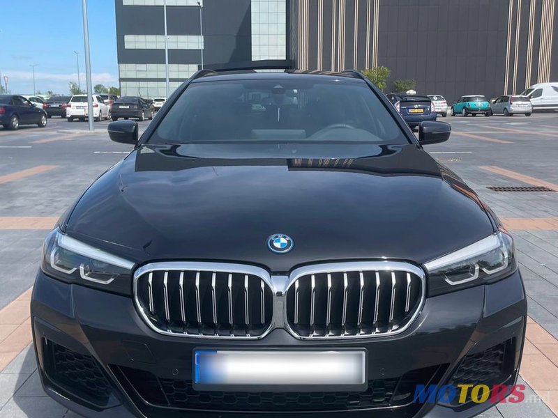 2022' BMW 5 Series photo #2