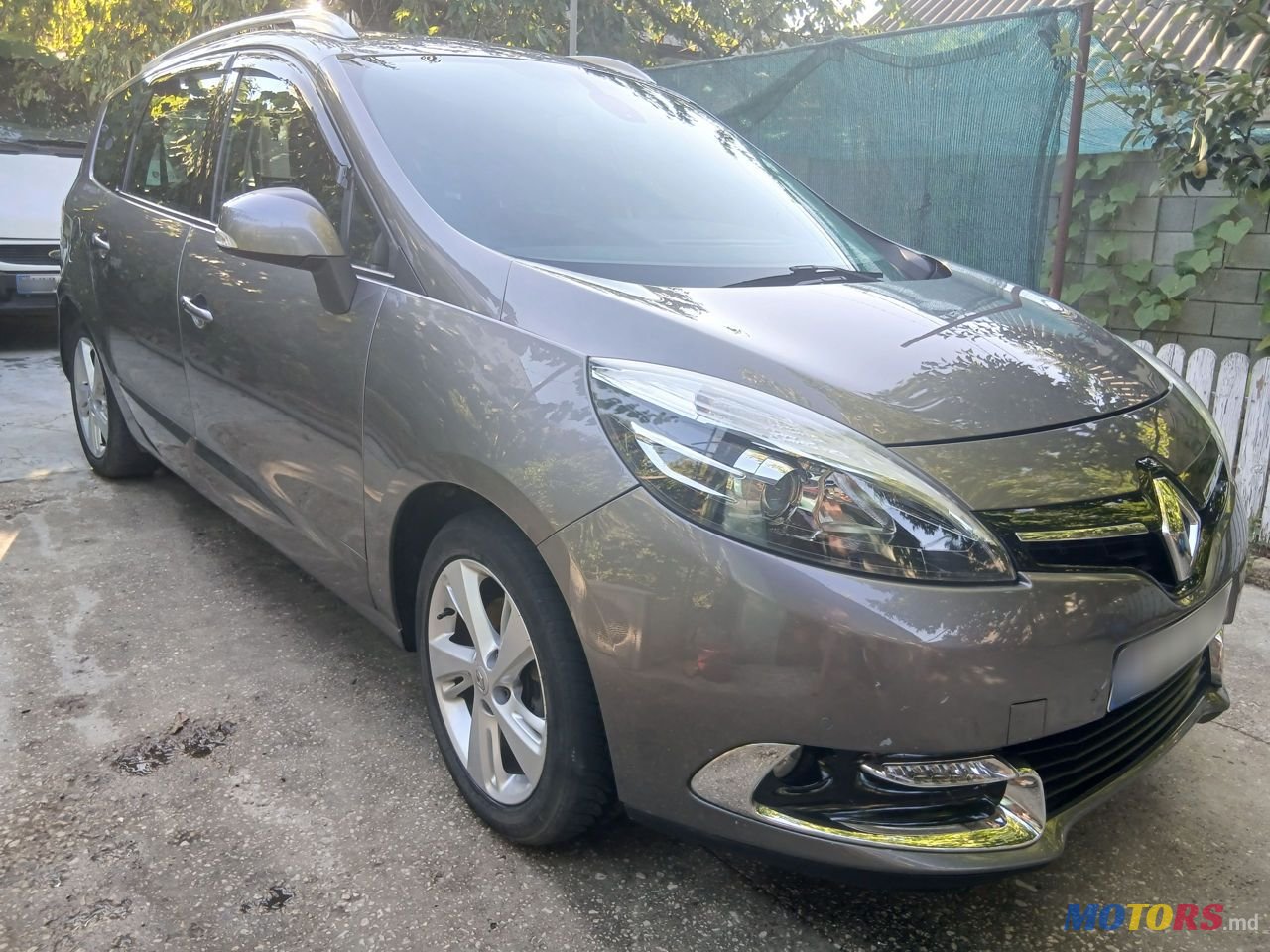 2014' Renault Grand Scenic photo #2