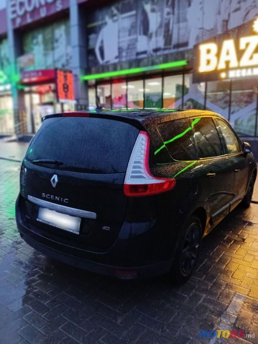 2012' Renault Grand Scenic photo #3