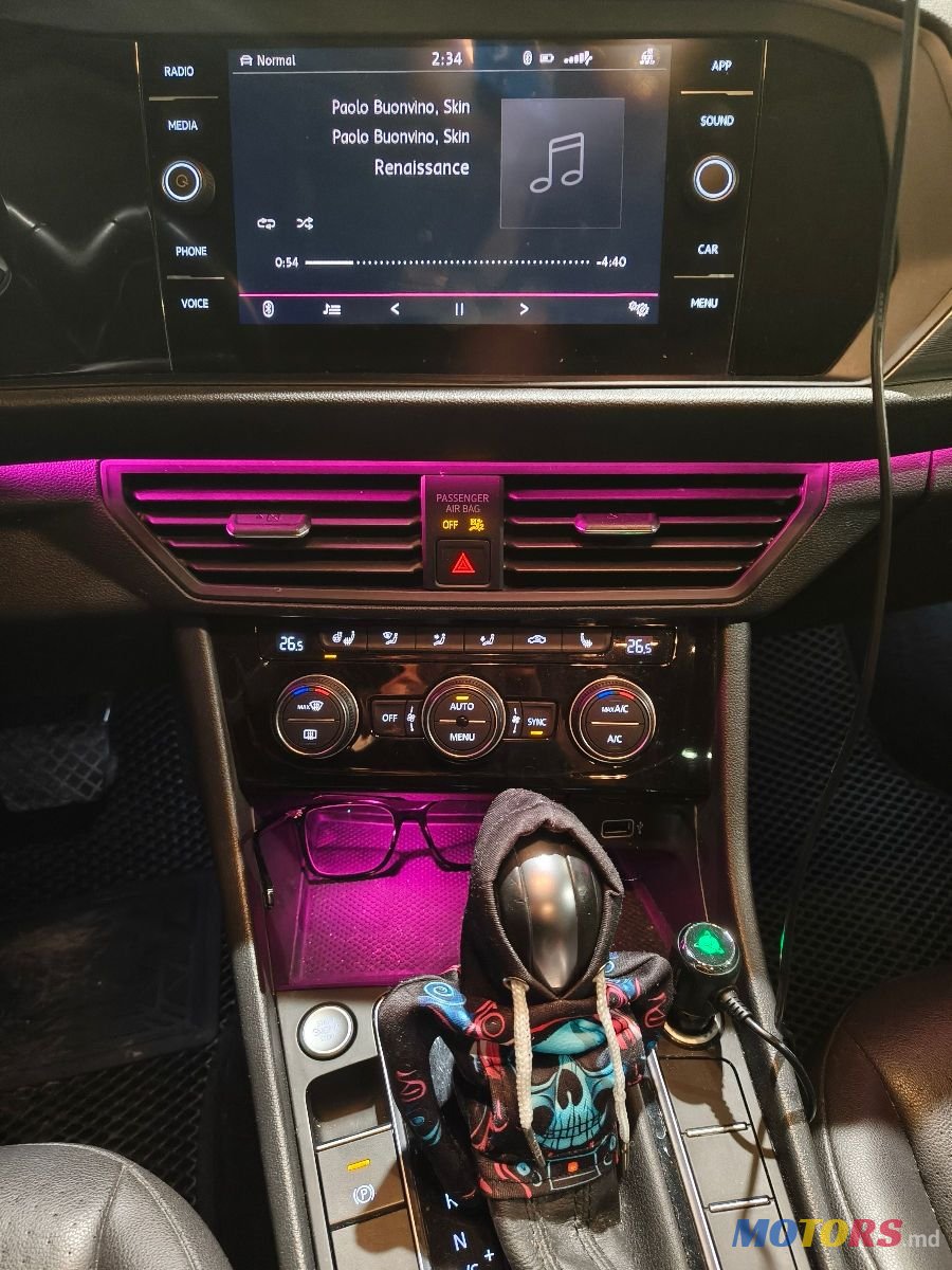 2019' Volkswagen Jetta photo #5