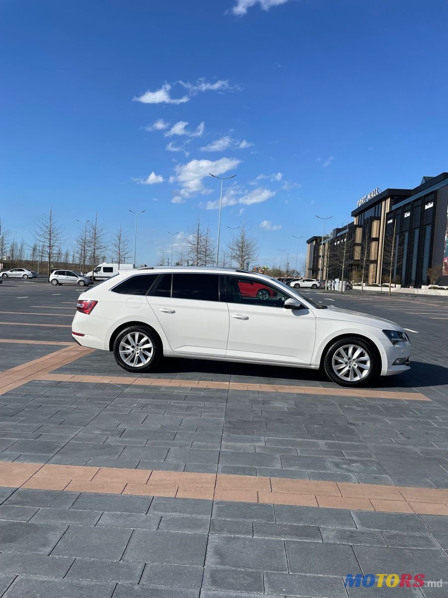 2016' Skoda Superb photo #4