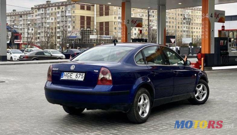 2001' Volkswagen Passat photo #2