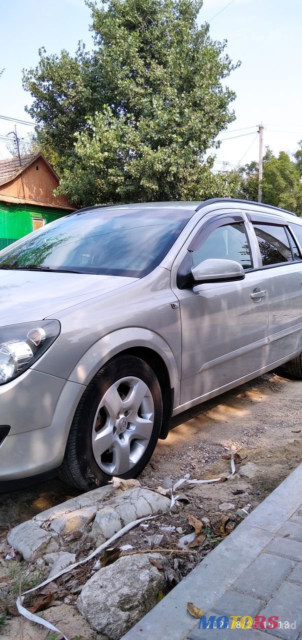 2005' Opel Astra photo #1