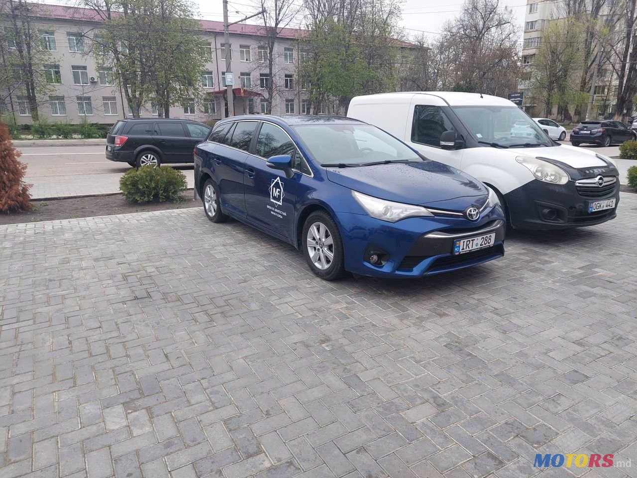 2016' Toyota Avensis photo #3