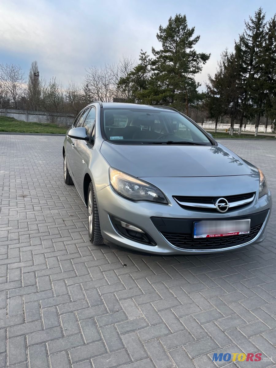 2015' Opel Astra photo #2