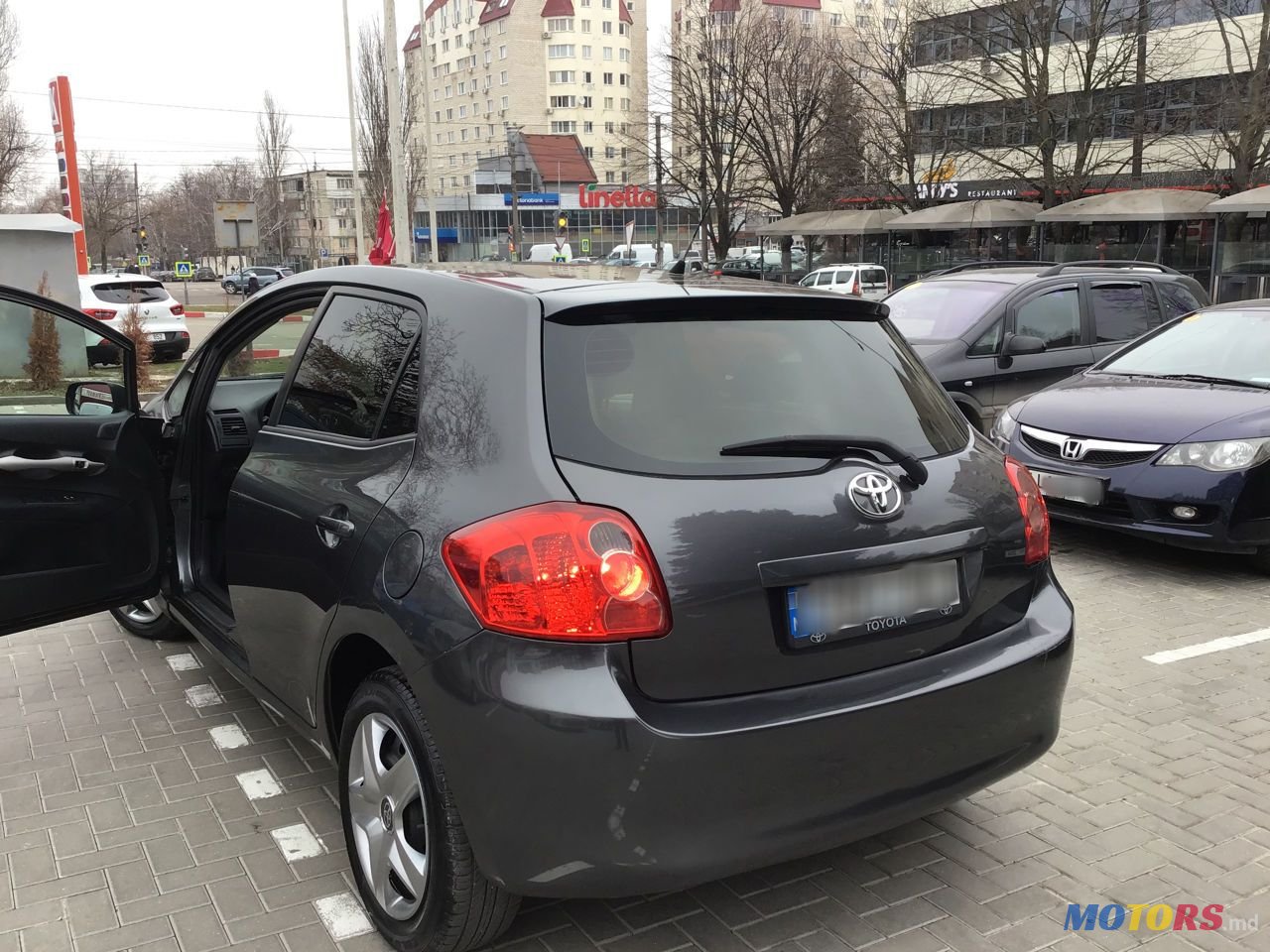 2007' Toyota Auris photo #5