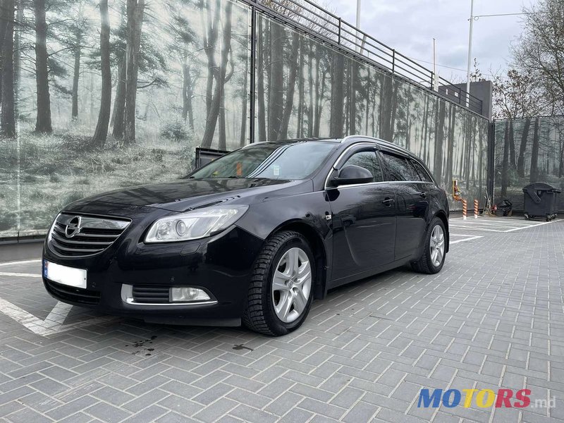 2011' Opel Insignia photo #2