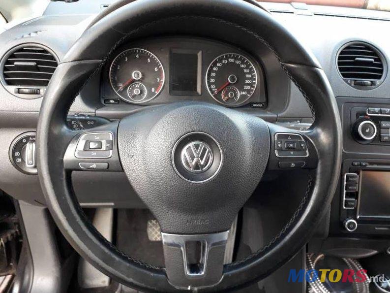 2011' Volkswagen Caddy photo #4