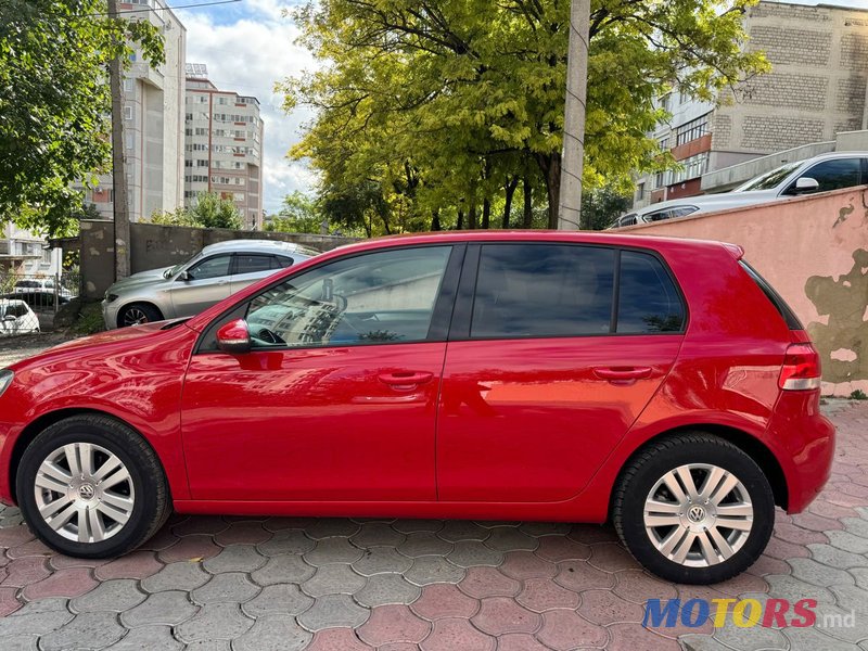 2011' Volkswagen Golf photo #4