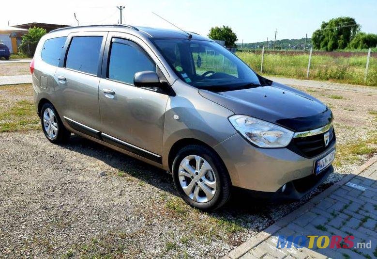 2012' Dacia Lodgy photo #1