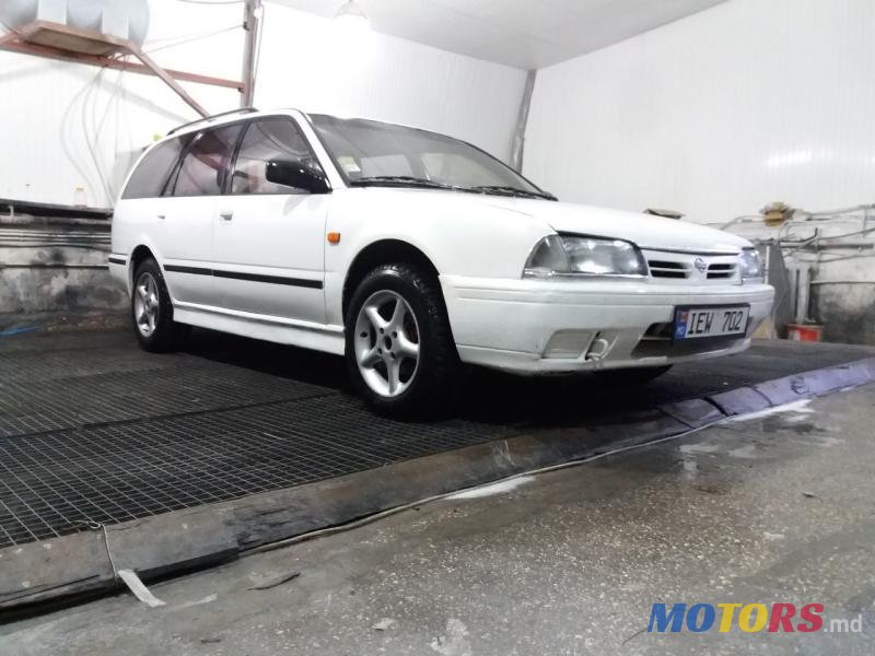 1991' Nissan Primera photo #1