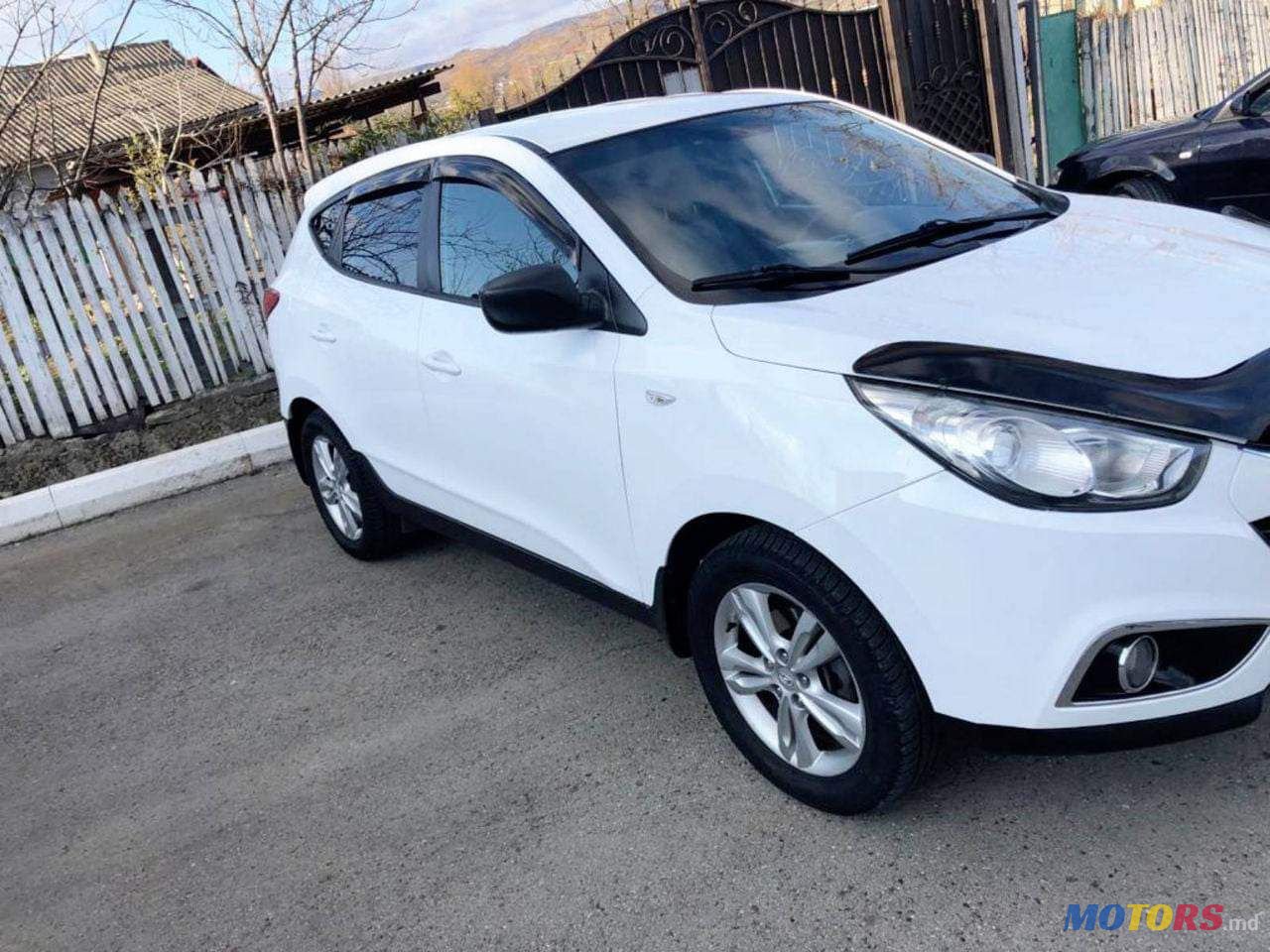 2010' Hyundai Tucson photo #3