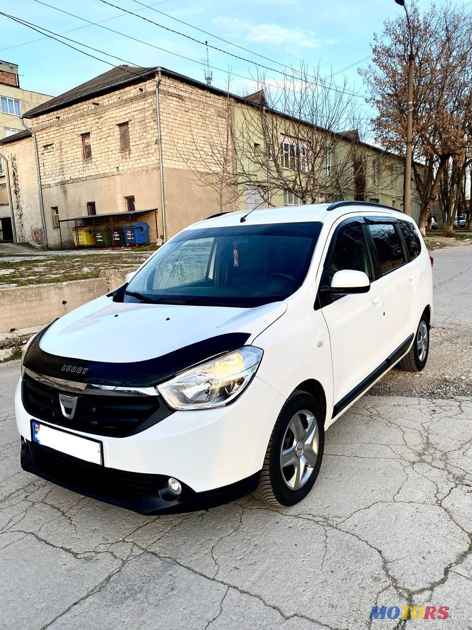 2013' Dacia Lodgy photo #2