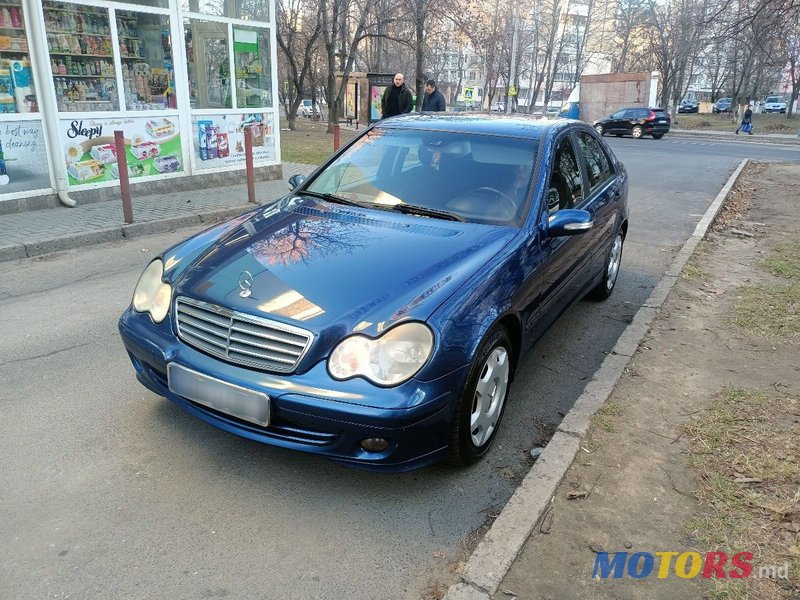 2005' Mercedes-Benz C-Class photo #2