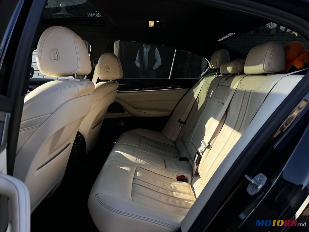 2019' BMW 5 Series photo #5