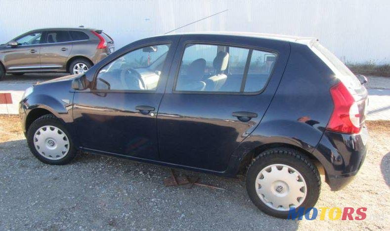 2011' Dacia Sandero photo #1