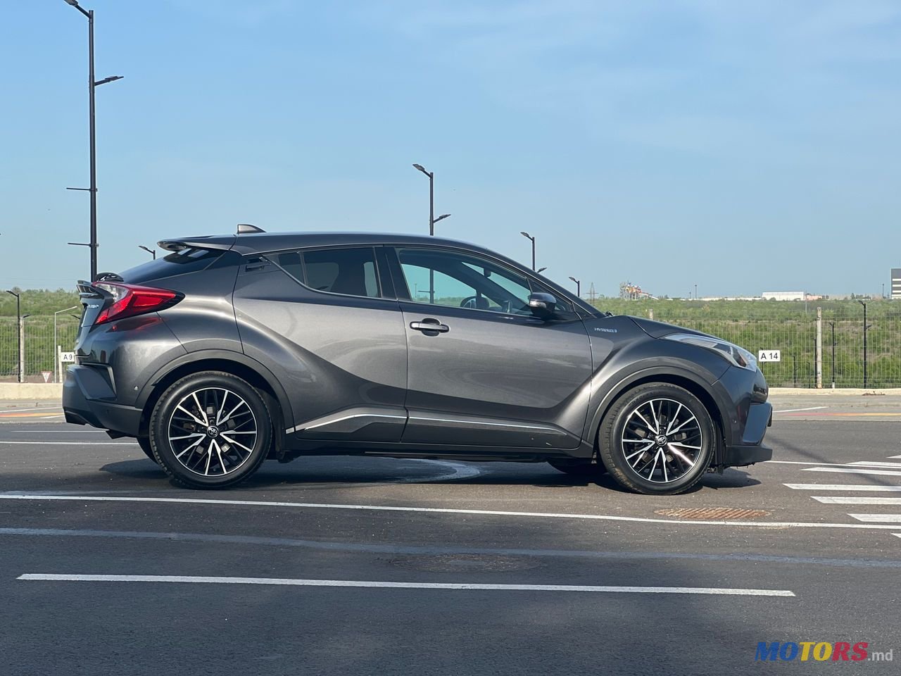 2016' Toyota C-HR photo #5