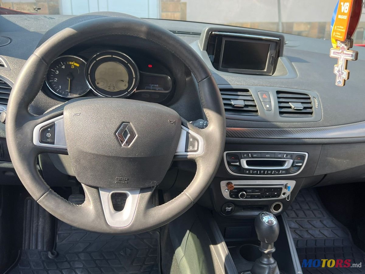 2012' Renault Megane photo #5